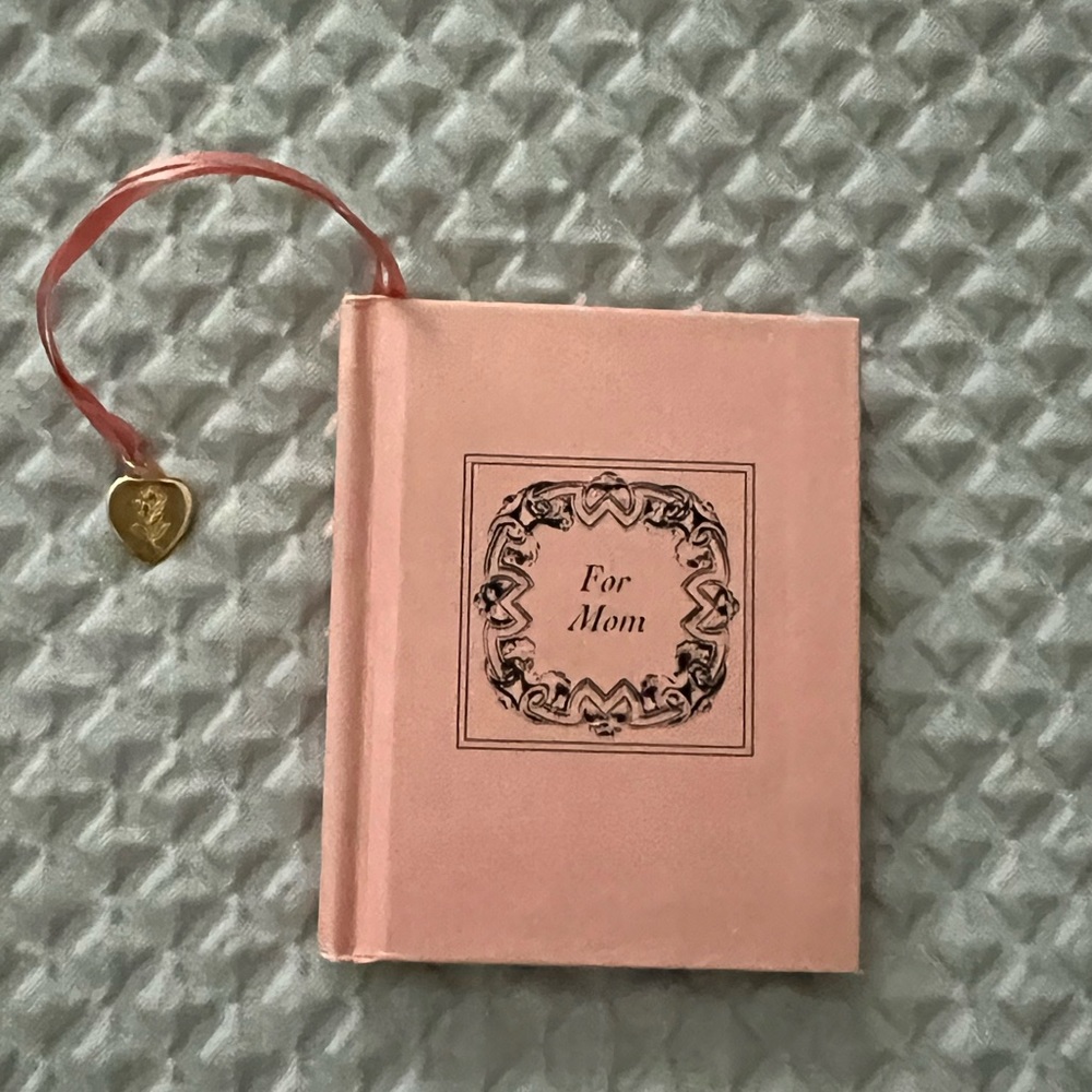 Little Book For Mom - Picture 6 of 7